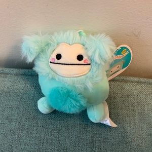 Joelle Clip Squishmallow
